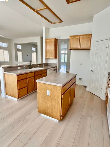 1730 Jubilee Dr, Brentwood, CA 94513