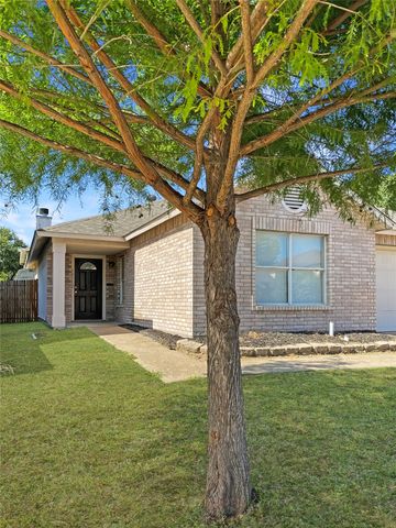 10112 Chapel Glen Terrace, Fort Worth, TX 76116