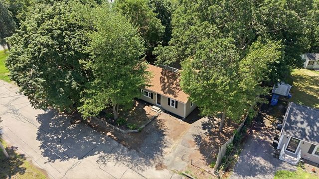 12 Elizabeth St, Stoughton, MA 02072