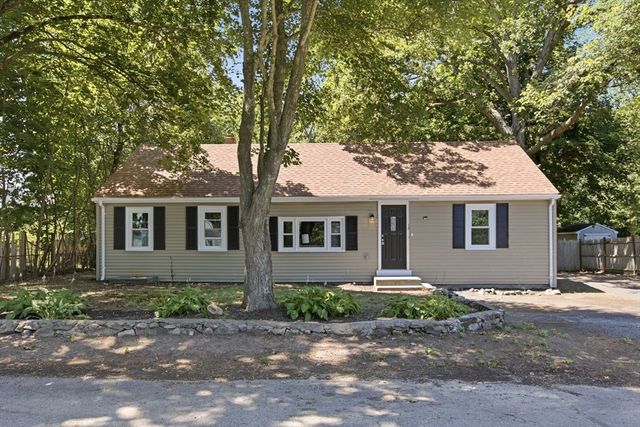 12 Elizabeth St, Stoughton, MA 02072