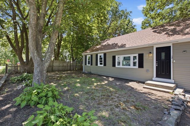 12 Elizabeth St, Stoughton, MA 02072