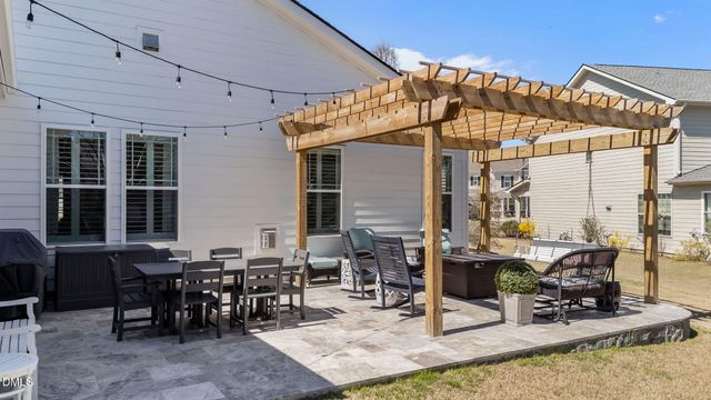 734 Kerr Lake Drive, Fuquay Varina, NC 27526