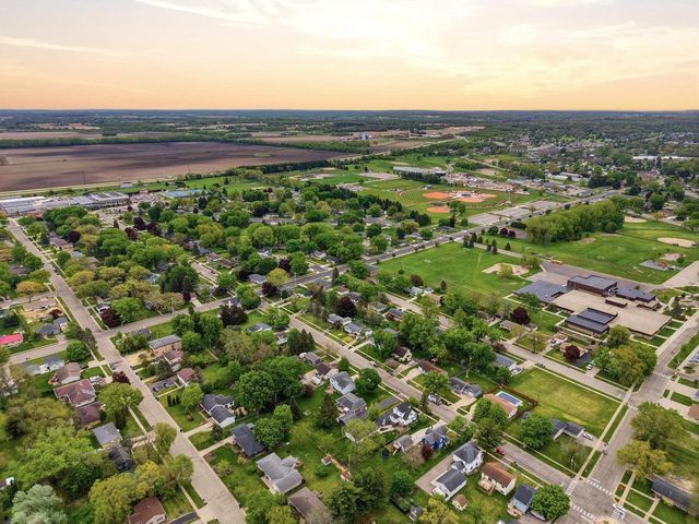 326 Prairie View Court, Oregon, WI 53575