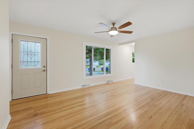 326 Prairie View Court, Oregon, WI 53575