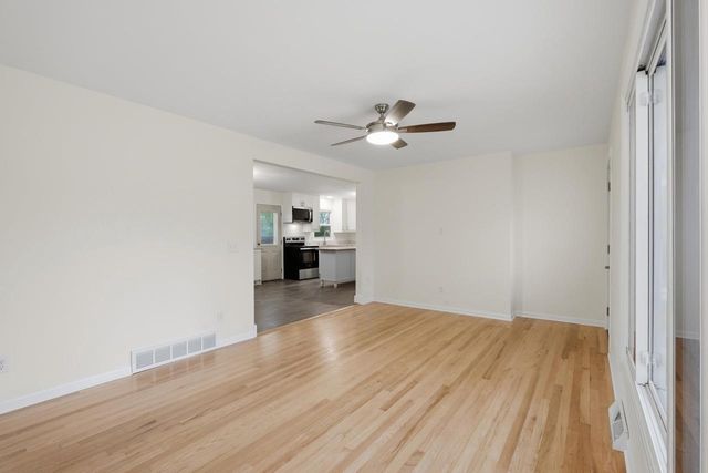326 Prairie View Court, Oregon, WI 53575