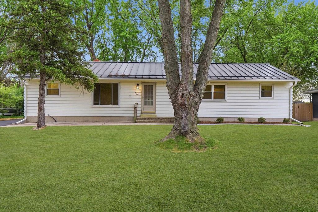 326 Prairie View Court, Oregon, WI 53575