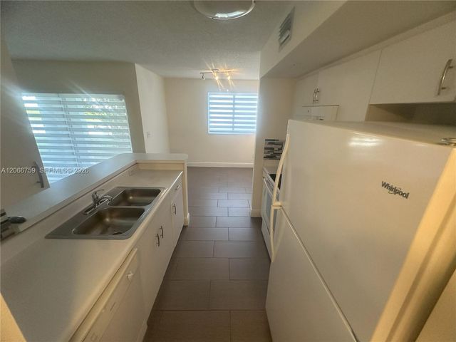 2640 S University Drive 118, Davie, FL 33328