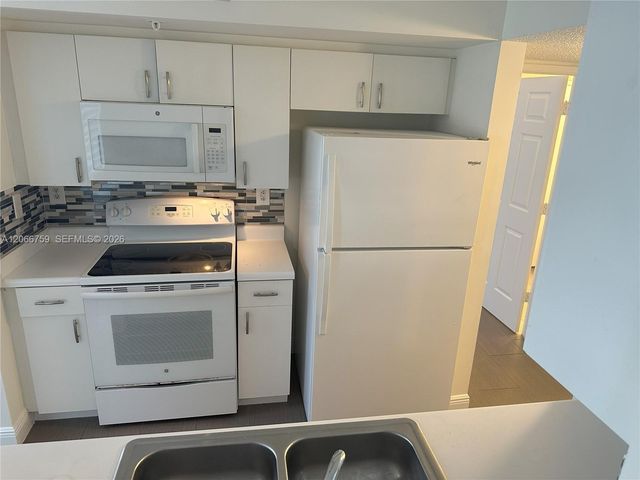 2640 S University Drive 118, Davie, FL 33328