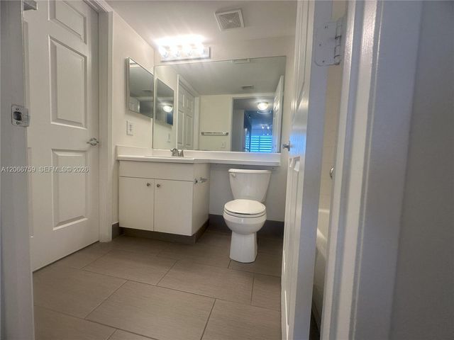 2640 S University Drive 118, Davie, FL 33328