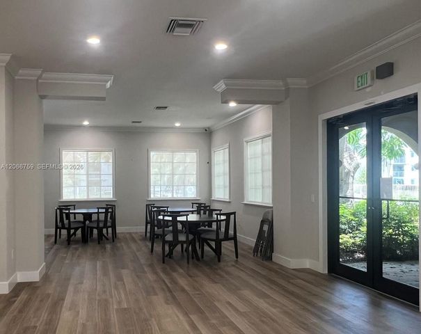 2640 S University Drive 118, Davie, FL 33328