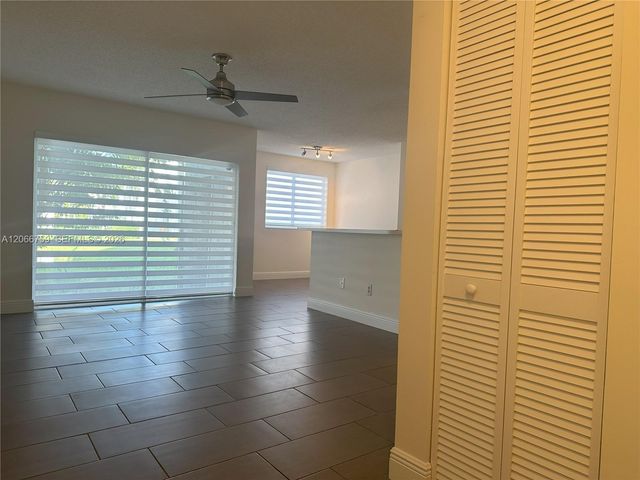2640 S University Drive 118, Davie, FL 33328