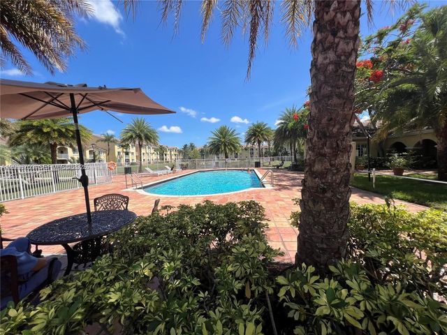 2640 S University Drive 118, Davie, FL 33328