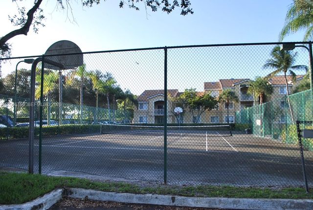 2640 S University Drive 118, Davie, FL 33328