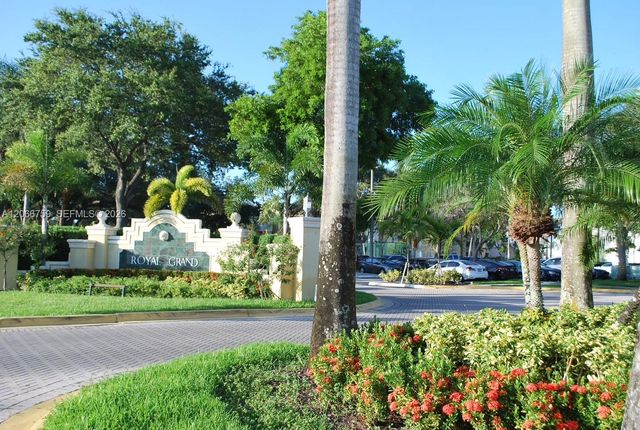 2640 S University Drive 118, Davie, FL 33328