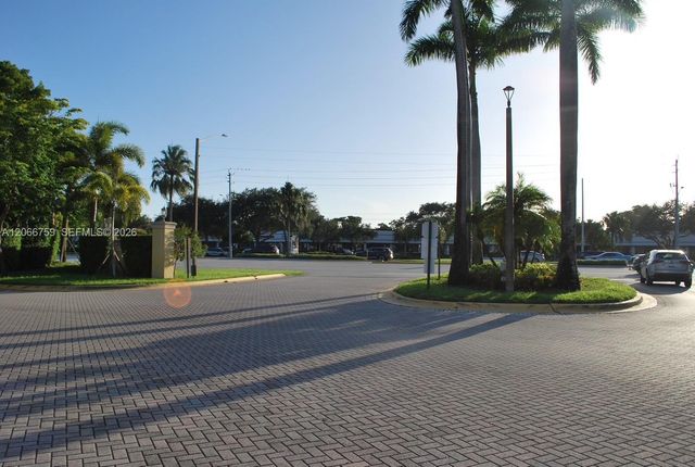 2640 S University Drive 118, Davie, FL 33328