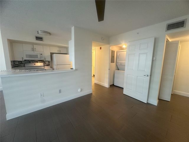 2640 S University Drive 118, Davie, FL 33328