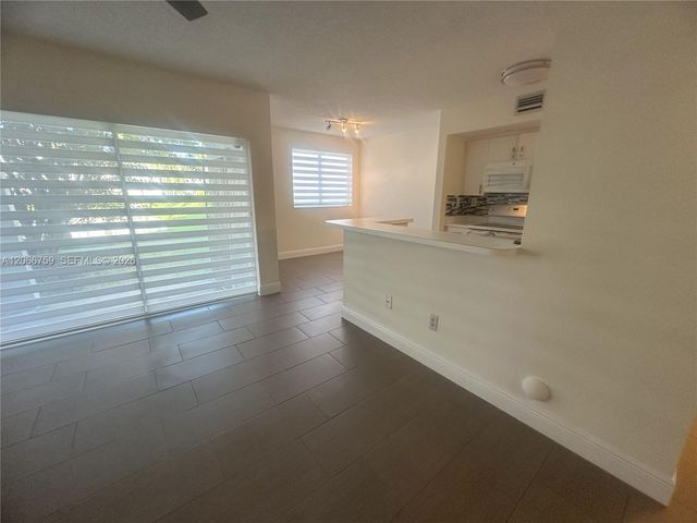 2640 S University Drive 118, Davie, FL 33328