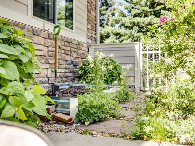927 Hover Ridge Circle, Longmont, CO 80501
