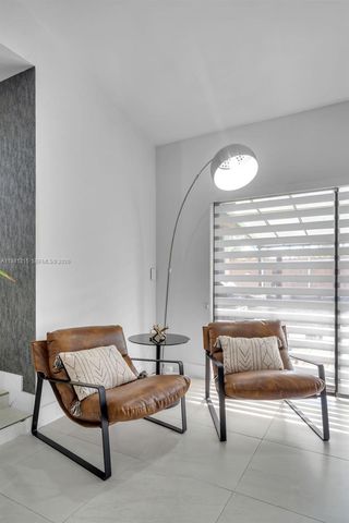 19951 NE 10th Place Way, Miami, FL 33179