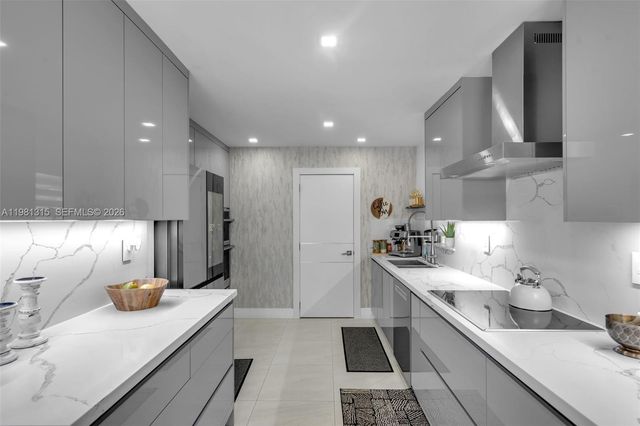 19951 NE 10th Place Way, Miami, FL 33179