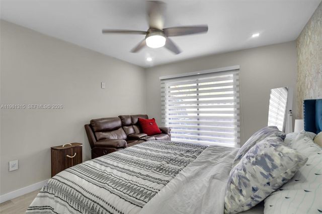 19951 NE 10th Place Way, Miami, FL 33179