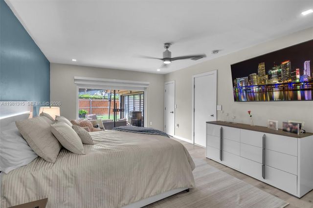 19951 NE 10th Place Way, Miami, FL 33179