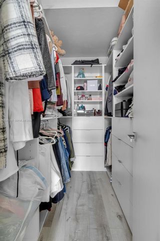 19951 NE 10th Place Way, Miami, FL 33179