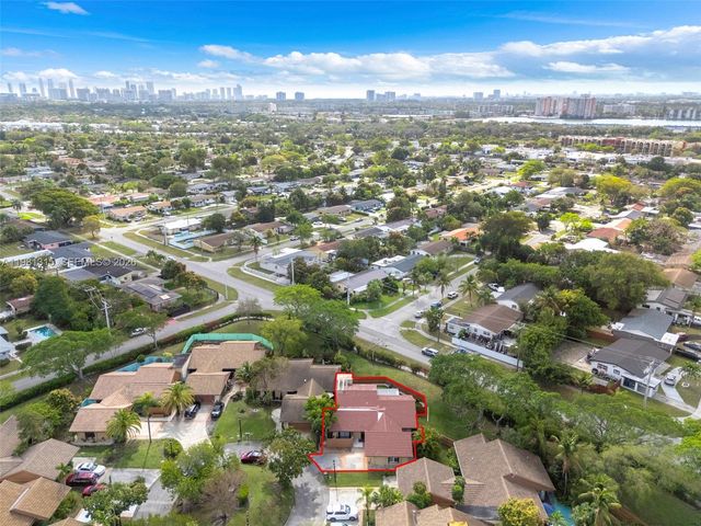 19951 NE 10th Place Way, Miami, FL 33179