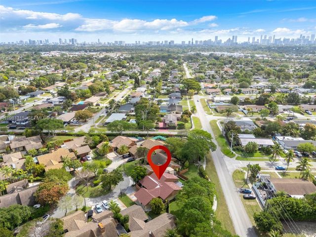 19951 NE 10th Place Way, Miami, FL 33179