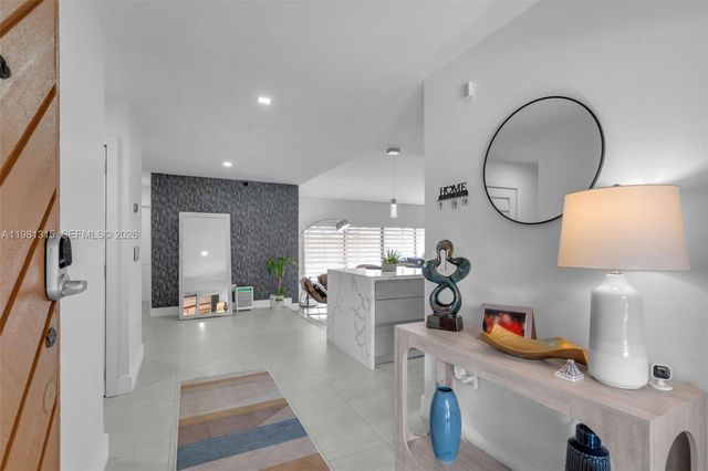 19951 NE 10th Place Way, Miami, FL 33179