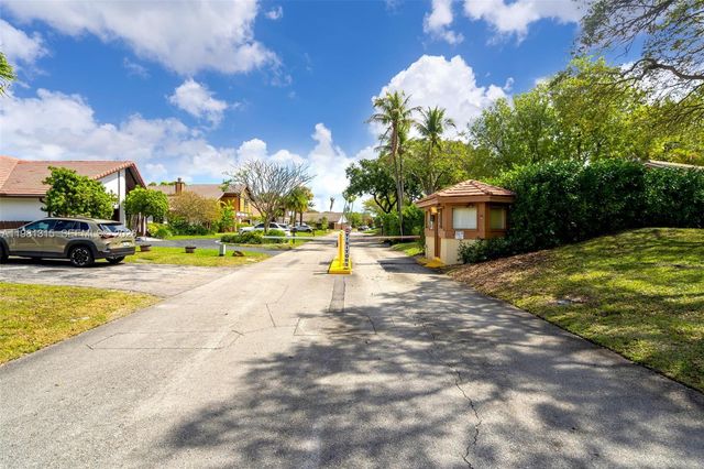 19951 NE 10th Place Way, Miami, FL 33179