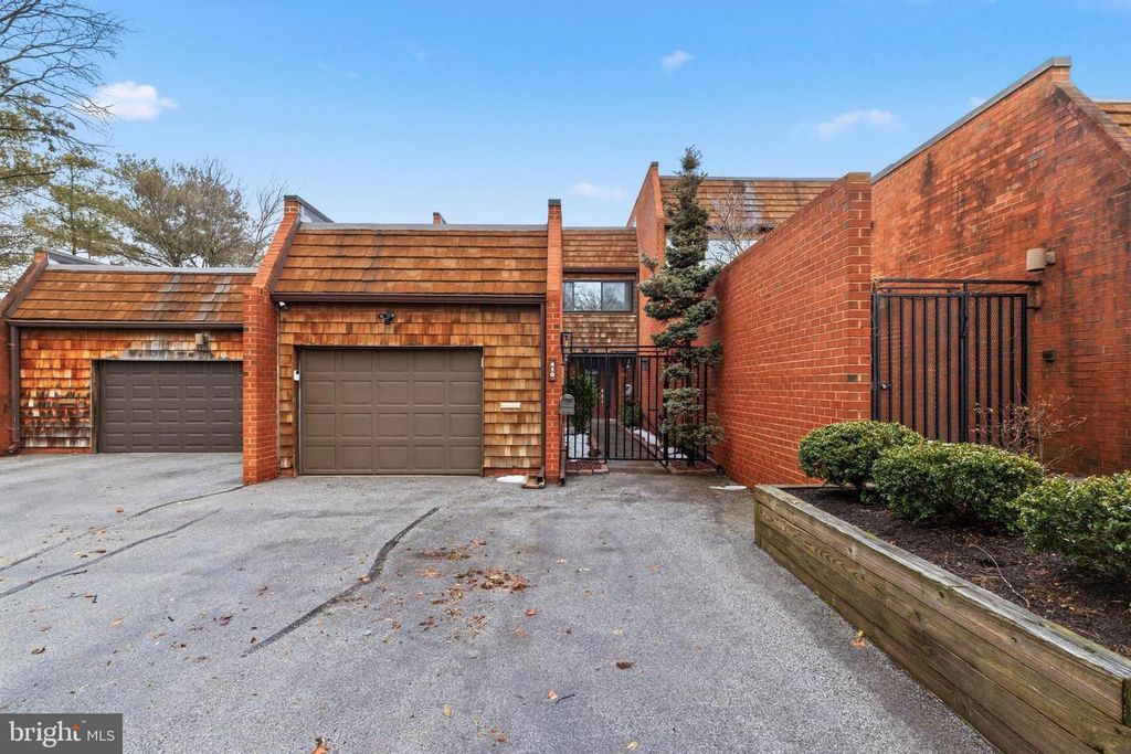 410 OLD CROSSING DR, Baltimore, MD 21208
