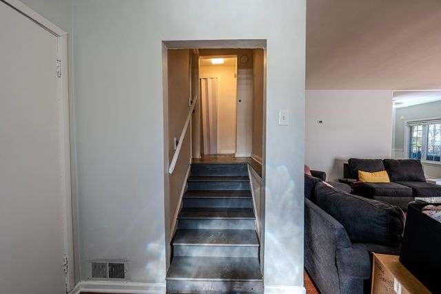 9810 Menard Avenue, Oak Lawn, IL 60453