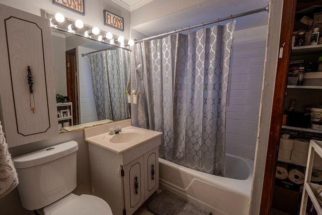 9810 Menard Avenue, Oak Lawn, IL 60453