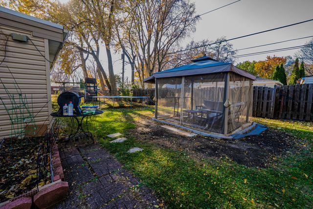 9810 Menard Avenue, Oak Lawn, IL 60453