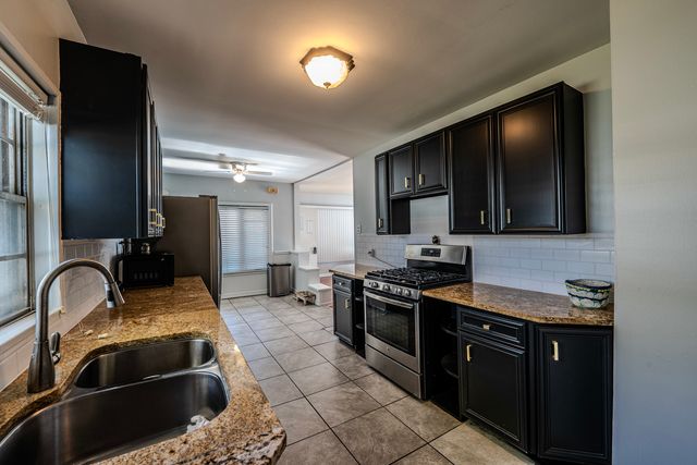 9810 Menard Avenue, Oak Lawn, IL 60453