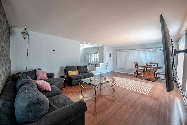 9810 Menard Avenue, Oak Lawn, IL 60453