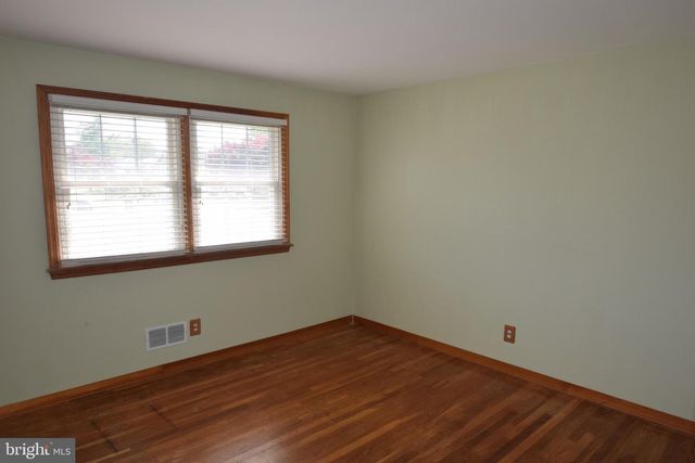 1619 BOLTON RD, Wilmington, DE 19810