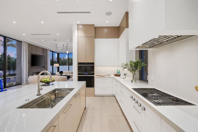 340 Grove Place, Delray Beach, FL 33444