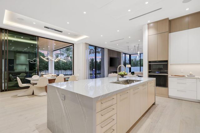 340 Grove Place, Delray Beach, FL 33444