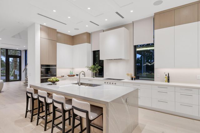 340 Grove Place, Delray Beach, FL 33444