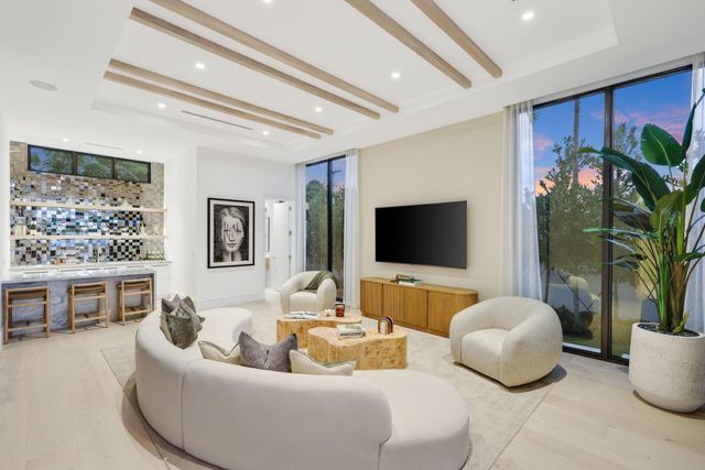 340 Grove Place, Delray Beach, FL 33444