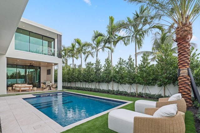 340 Grove Place, Delray Beach, FL 33444