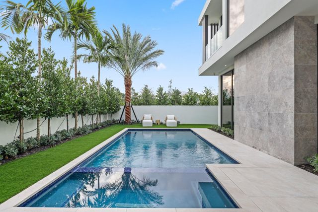 340 Grove Place, Delray Beach, FL 33444