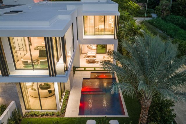 340 Grove Place, Delray Beach, FL 33444