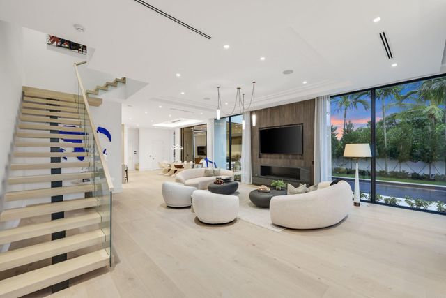 340 Grove Place, Delray Beach, FL 33444