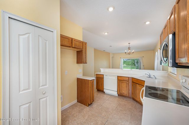 6921 Abbeyville Road, Melbourne, FL 32940