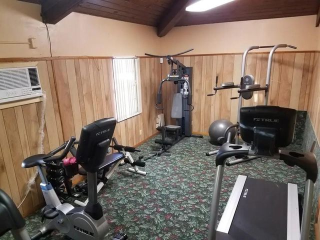 900 NE 147th St 4A, Miami, FL 33161