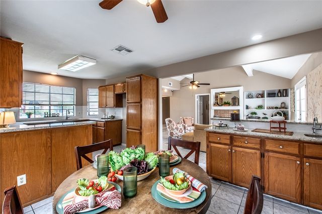 3021 Hilldale Dr, Corpus Christi, TX 78415