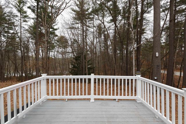 46 Stark Lane, Litchfield, NH 03052